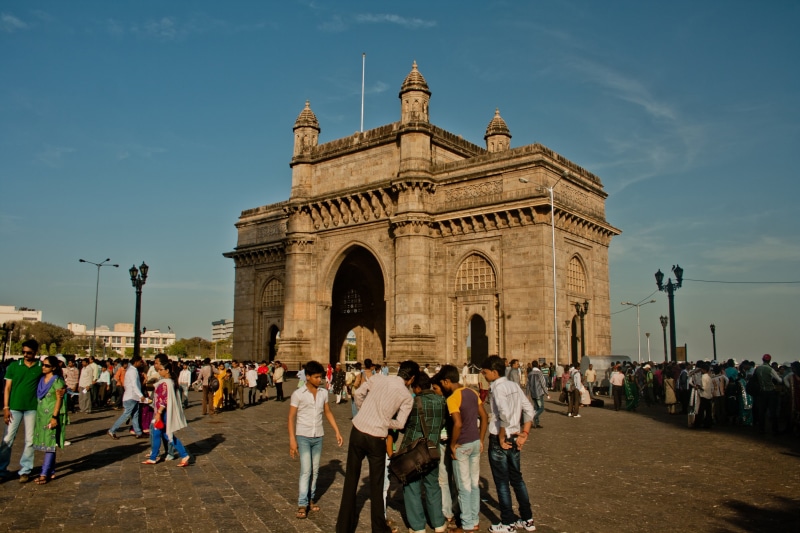 women, history, arch, gate, 2K, adult, gateway, crowd, real people, city, nature, architecture, built structure, gateway of india, tourism, travel destinations