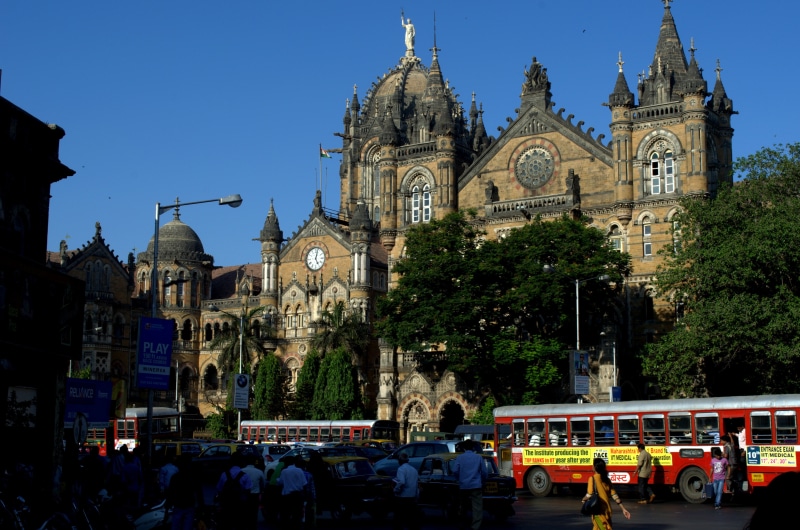 city, chapel, cst, outdoors, architecture, sky, travel, 4K, mumbai, religion, building exterior, large group of people, travel destinations, built structure