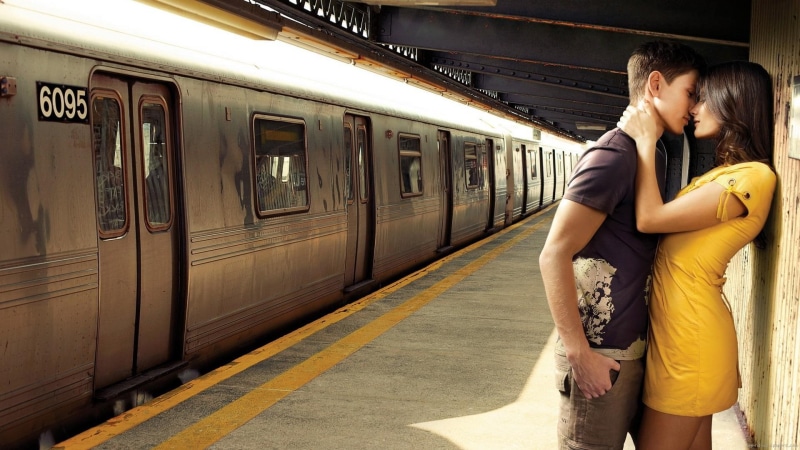 kissing, train, lovers, teenage, kiss, couple, gray, 1080P, pair, young, love