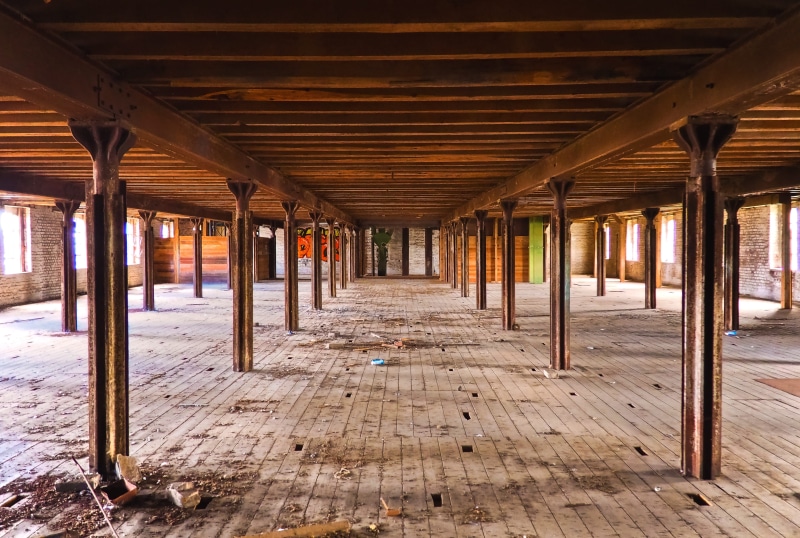 dirty, creepy, architecture, lighting equipment, wooden, old, transportation, break up, architectural column, pforphoto, leave, run down, no people, wooden beams