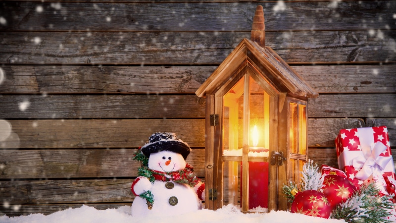 snow, candle, holiday, christmas ornament, decoration, christmas season, nature, celebration, 8K, log cabin, no people, winter, 8k uhd, wood - material