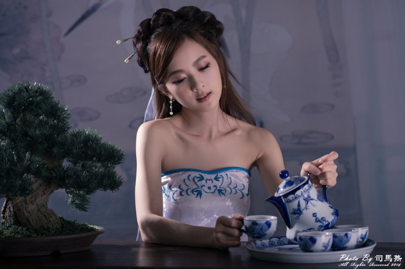 front view, Models, Hair-Dress, beautiful woman, one person, Taiwanese, sitting, looking, Mikako Zhang Kaijie, young women, Dress, Chinese, Asian, Cup
