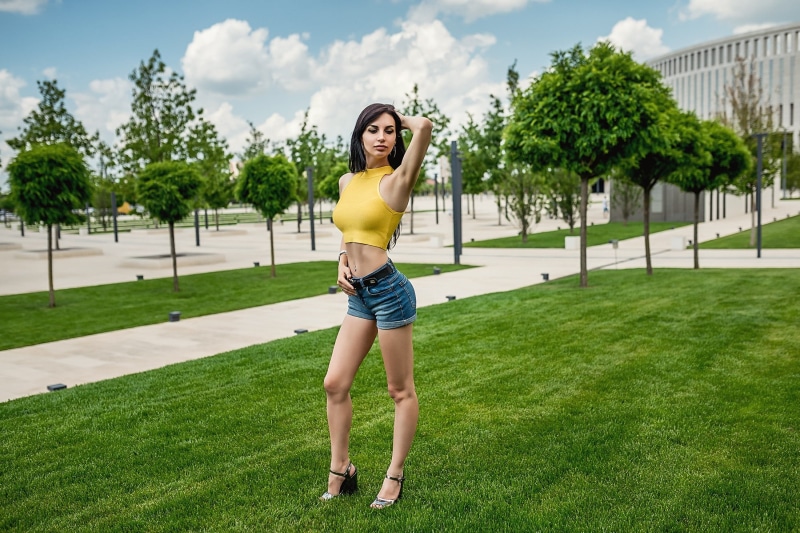 day, nature, portrait, standing, full length, outdoors, belt, real people, beautiful woman, armpits, plant, growth, 1080P, women outdoors, beauty, belly