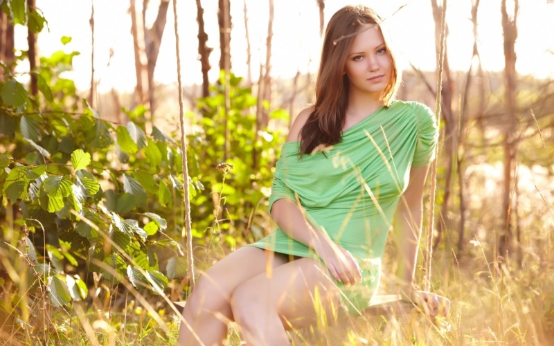 grass, 1080P, field, outdoors, portrait, land, nature, sunlight, hot girl picture 1920x1200, one person, beauty, teenager, hairstyle, sitting, looking at camera