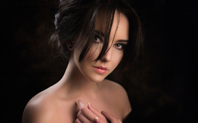 black background, chest, one person, beautiful people, women, hair, dark, beauty, beautiful woman, hot girl image 1920x1200, contemplation, portrait, indoors