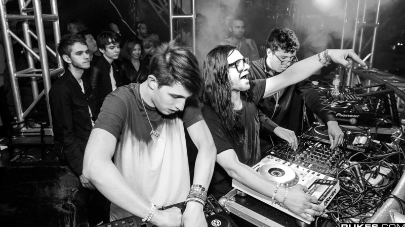 enjoyment, club dj, 1080P, crowd, black And White, females, people, Skrillex, young women, DJ, crew, men, Porter Robinson, arts culture and entertainment