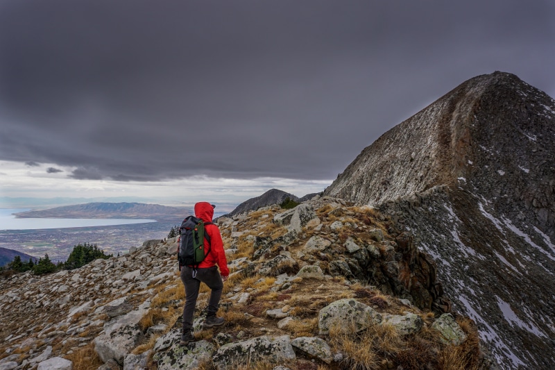 clouds, one man only, hiking, only men, solid, mountain, 5K, peak, scenics - nature, sky, ridge, freedom, people, cloudy, travel, hoodie, landscape, person