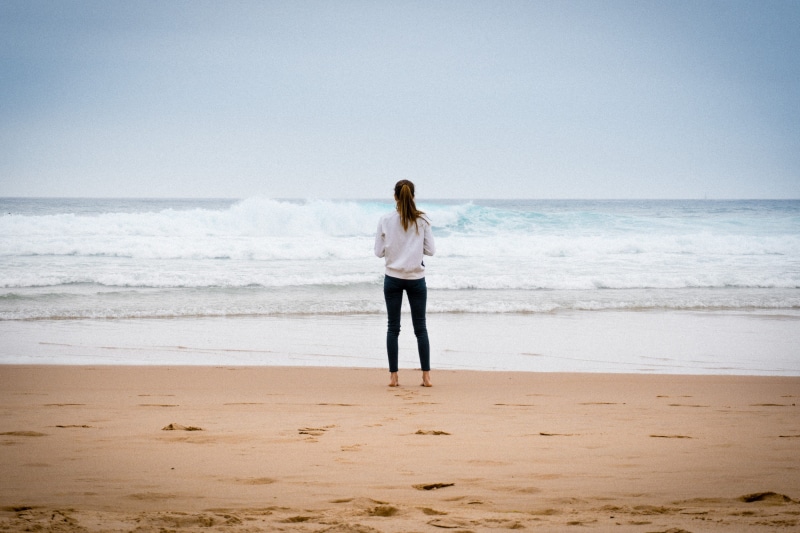 one Person, one woman only, rear view, sand, people, standing, horizon, nature, waves, day, hairstyle, sky, summer, adult, young Adult, males, running