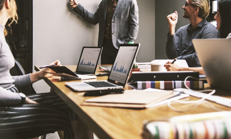 laptops, communication, stakeholder, women, mobile phone, men, connection, westerner, teamwork, notebook, digital device, room, wireless technology, laptop