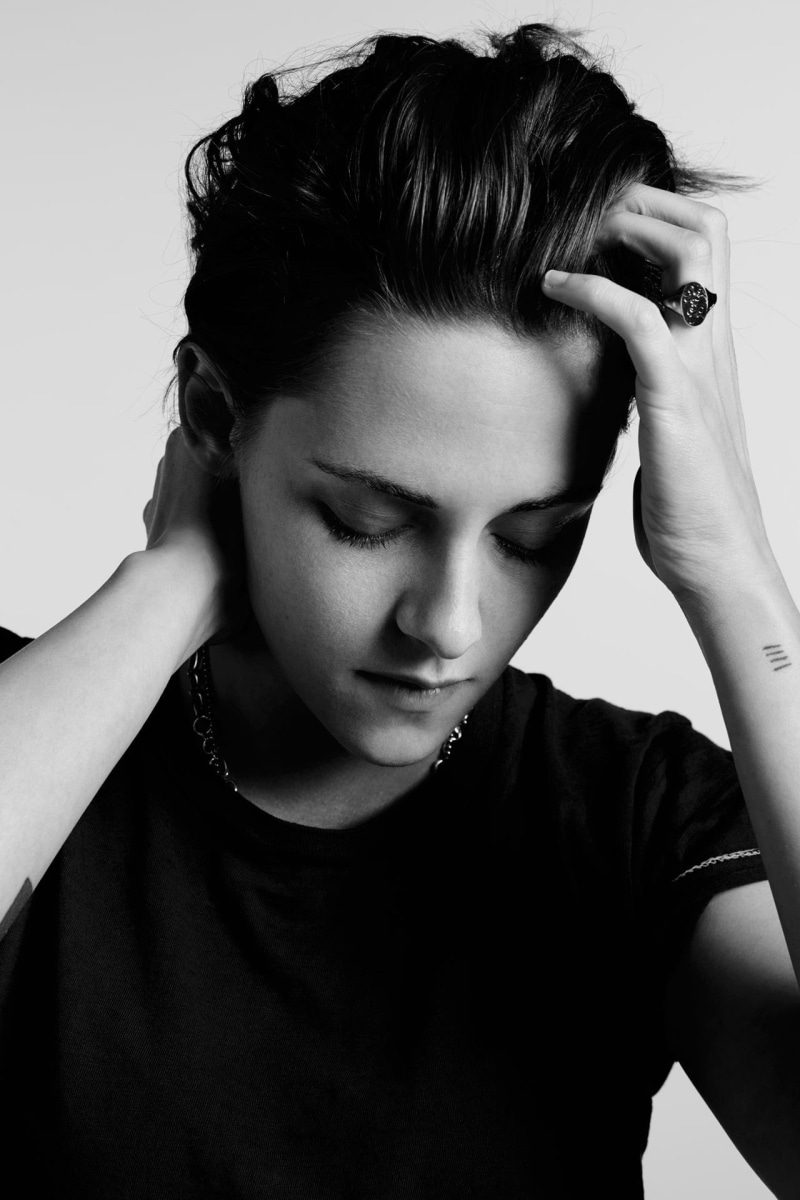 dark, hairstyle, human hair, one person, adult, fashion model, Kristen Stewart, indoors, hair, women, studio shot, human body part, fashion, headshot, 1080P