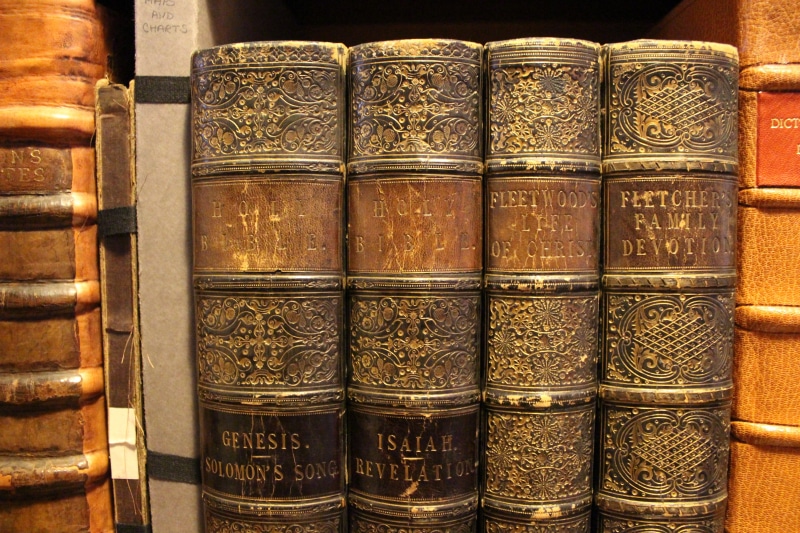 shelf, old, library books, publication, brown, wisdom, hardcover, old-fashioned, textbook, learn, literature, Library, reading, 5K, Education, pile, literary