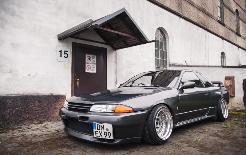 wheel, western script, low, motor vehicle, BBS, architecture, transportation, JDM, day, night, parking, Speedhunters, Headlights, street, Nissan Skyline R32