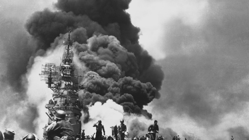 cloud - sky, building exterior, skyscraper, built structure, soliders, sky, building, government, outdoors, architecture, grayscale, explosion, group of people