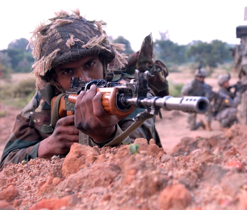 720P, army, men, portrait, rifle, land, nature, automatic, adult, soldier, aiming, holding, outdoors, gun, one person, headshot, young men, day, weapon