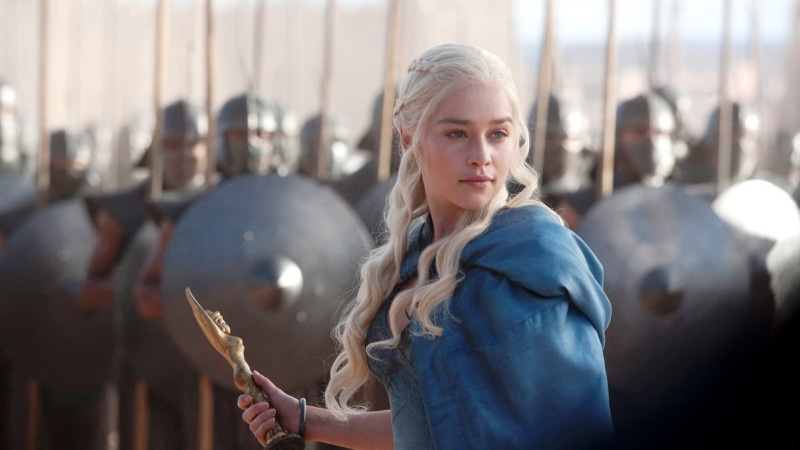 holding, looking at camera, Game of Thrones, day, hairstyle, side view, women, hair, focus on foreground, blond hair, coat, waist up, 1080P, headshot