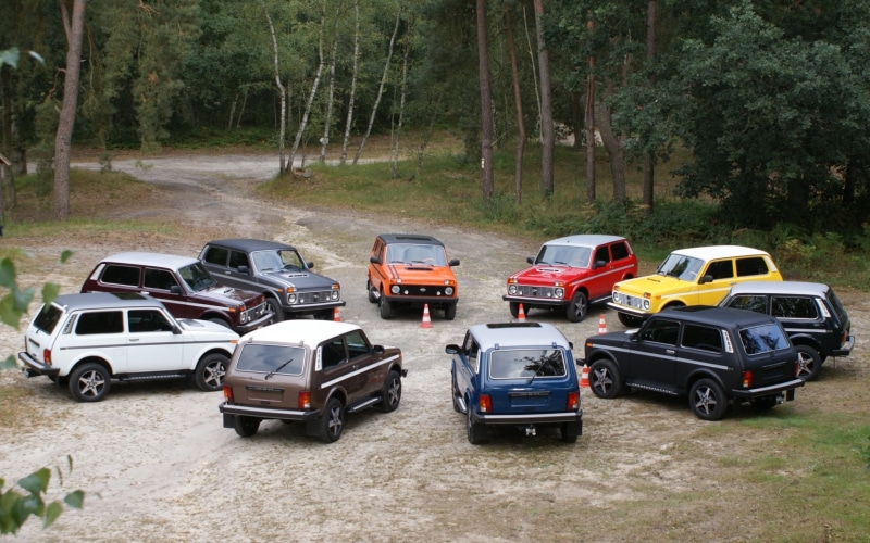urban Scene, forest, obsolete, high angle view, transportation, taxi, direction, An, jeep, SUV, old, land, traffic, 1080P, abundance, motor vehicle, tuning