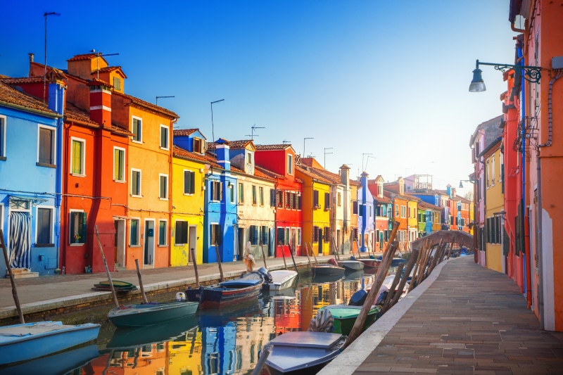 outdoors, 5K, mode of transportation, day, wooden post, clear sky, sky, Venice, moored, the city, building, multi colored, panorama, nature, sunlight