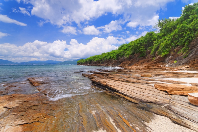 sand, 5K, sky, ladnscape, cliff, scenics, blue, nature, thailand, near, water, photo, mountain, island, body, outdoors, summer, landscape, beach, rock - Object