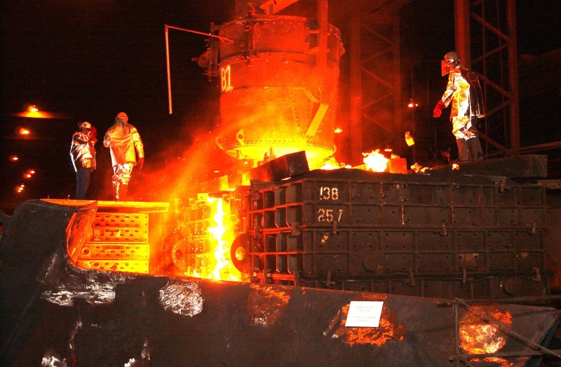 flame, working, spark, workers, smoke - physical structure, glowing, industry, heat - temperature, heat, hot, real people, manufacturing, standing, photography