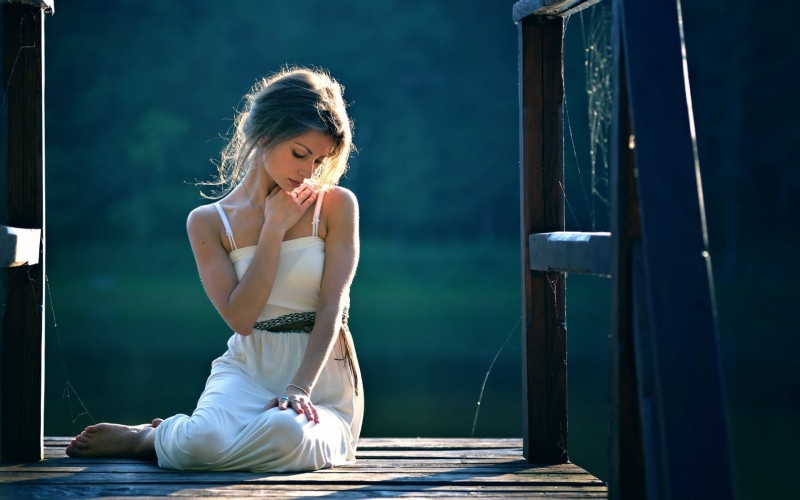 young women, hair, blonde, 720P, hairstyle, barefoot, dress, lifestyles, stage, clothing, model, contemplation, one person, young adult, beauty, beautiful woman