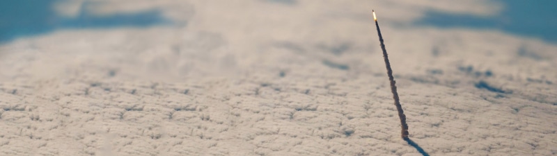 dual monitors, spaceship, Space Shuttle Endeavour, tilt shift, space, clouds, multiple display, 4K