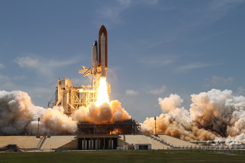 space travel vehicle, Space Shuttle Atlantis, space exploration, architecture, sky, NASA, pollution, Launch, white, building, building exterior, air pollution