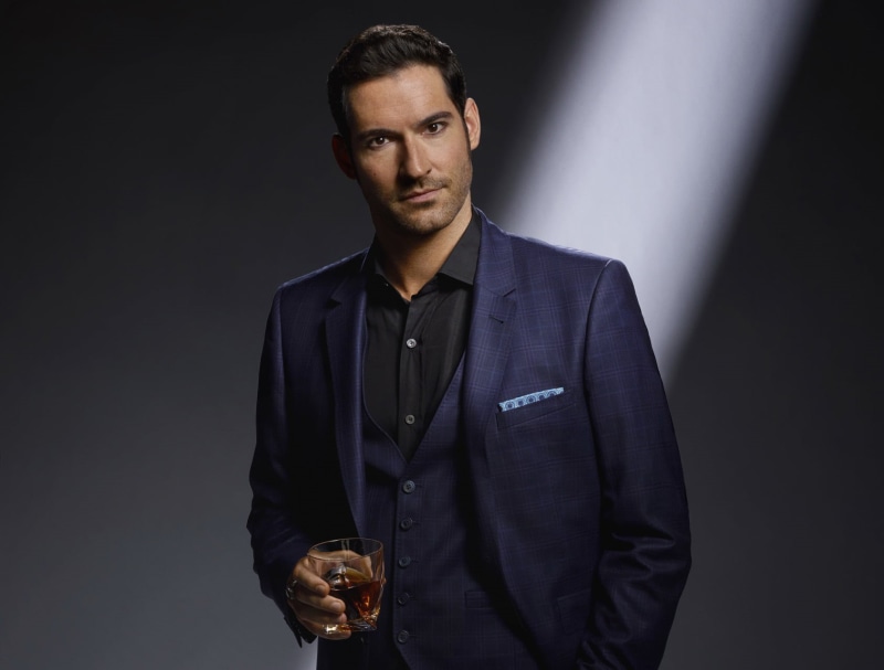 Lucifer Morningstar, Tom Ellis, Violet Suit, Scotch, black shirt, 720P, Lucifer, looking at viewer, violet clothing, Lucifer: TV Series, Devil