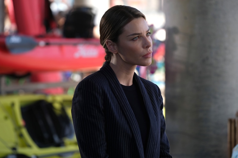 2K, the series, look, Lucifer, Lauren German, Chloe Decker, makeup, pose
