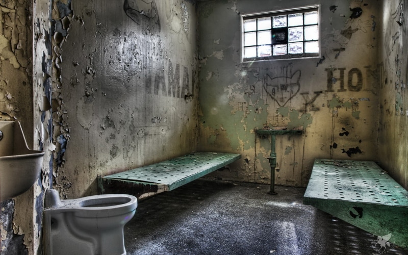1080P, wall - building feature, camera, deterioration, absence, architecture, building, interior, decline, damaged, weathered, bad condition, prison, dirty