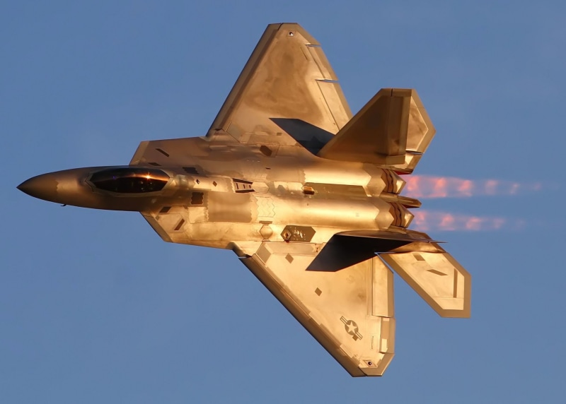 Lockheed Martin F-22 Raptor, day, 1080P, nature, clear sky, Jet Fighters, airshow, motion, no people, blue, transportation, mode of transportation, Warplane