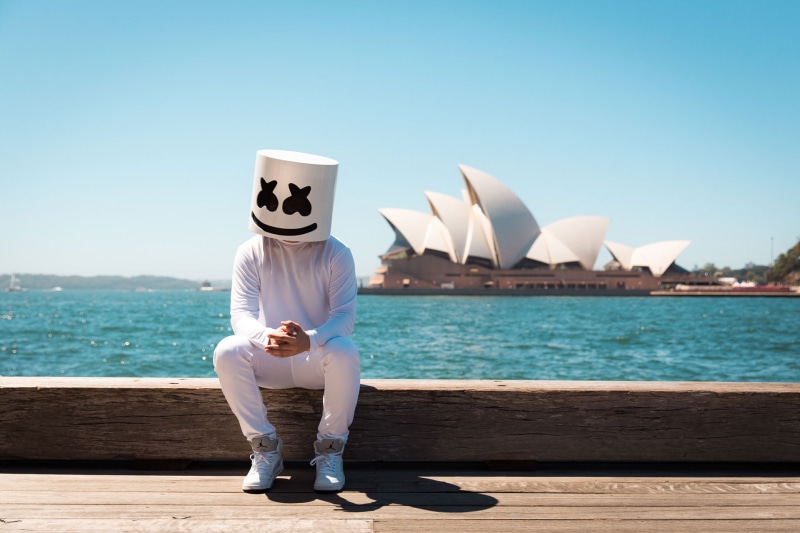 blue, real people, day, lifestyles, Men, leisure activity, beauty in nature, water, 1080P, scenics - nature, full length, nature, marshmello, sea, sky