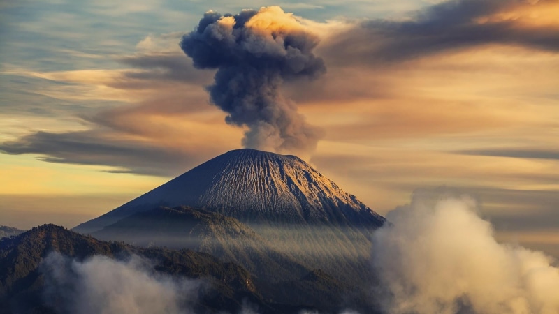 power in nature, cloud - sky, sicily, 1080P, italy, nature, land, volcano, europe, mountain peak, non-urban scene, erupting, smoke - physical structure