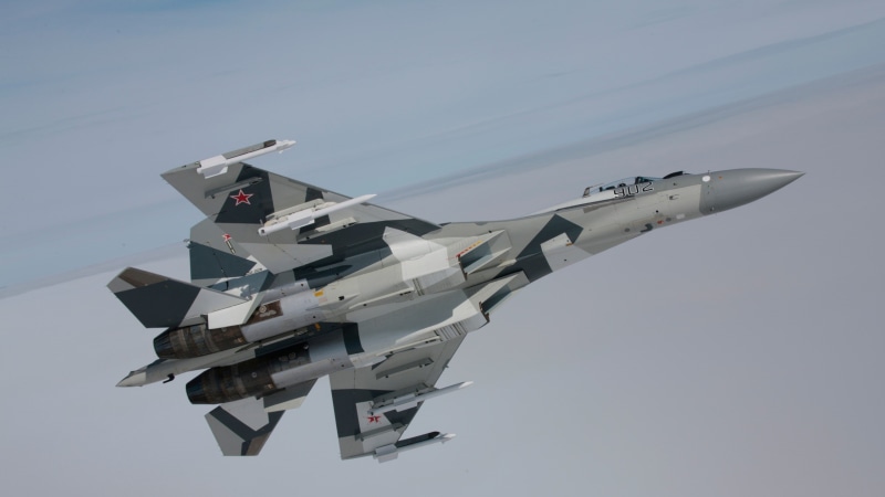 outdoors, plane, jet fighter, military aircraft, air vehicle, day, Sukhoi, transportation, on the move, no people, mode of transportation, air force, 2K