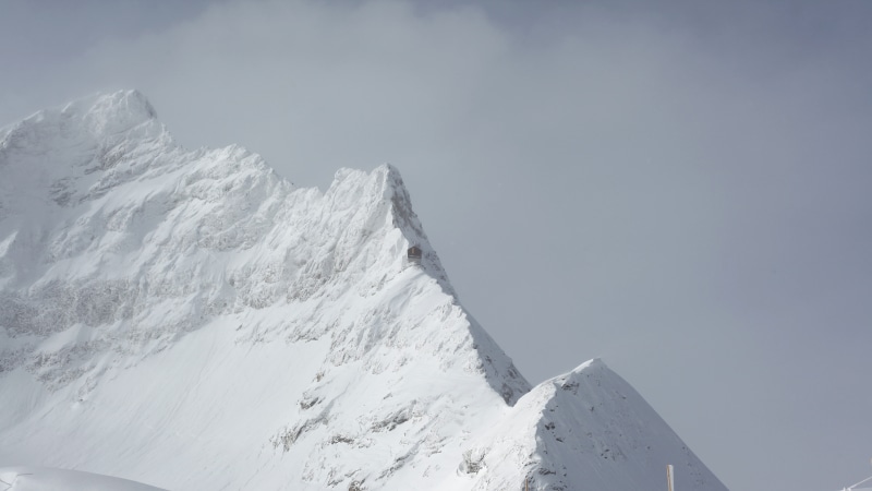 mountain, sky, snow, summit, mountain range, peak, hut, massif, winter, mountaineering, snowy, cabin, refuge, mountain top, ridge, 5K