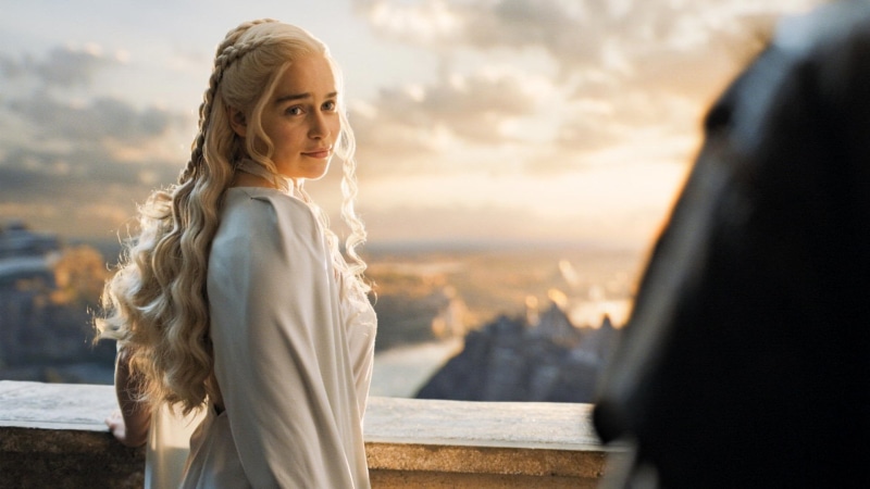 Game Of Thrones, sky, cityscape, architecture, sunset, hairstyle, Daenerys Targaryen, contemplation, outdoors, cloud - sky, looking, beauty, young women