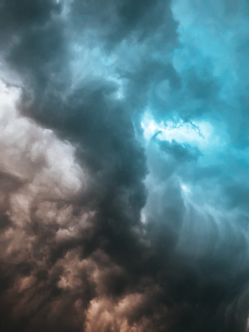 blue, scenics, clouds, 4K, stratosphere, cloud - Sky, backgrounds, weather, environment, rain, thunderstorm, sunbeam, cumulus Cloud, storm cloud, color Image