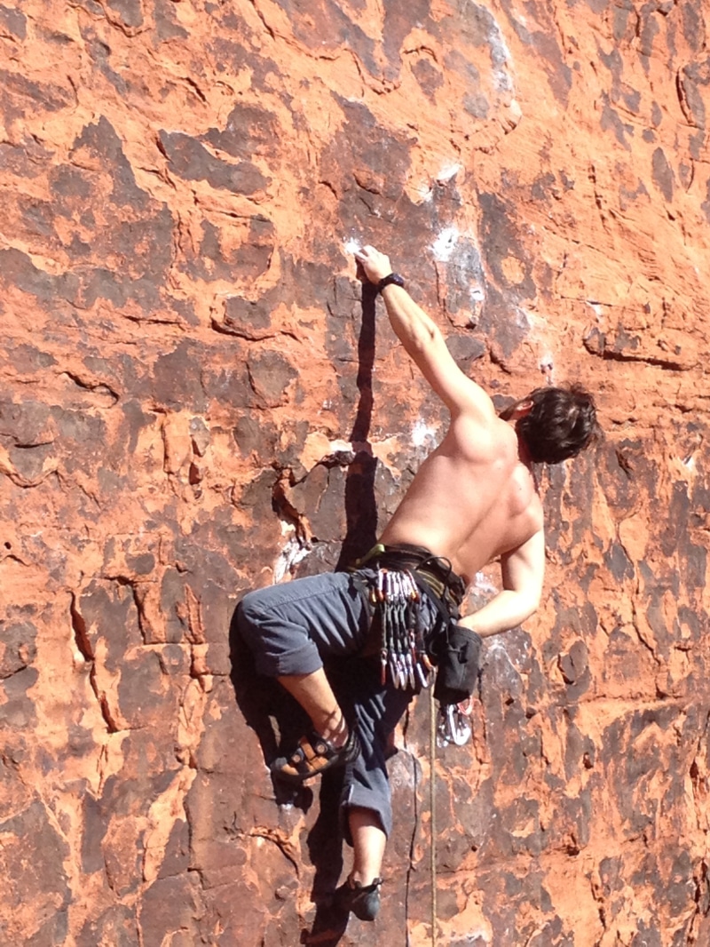 casual clothing, solid, challenge, extreme, risk, lifestyles, young adult, activity, adult, man, clambering, people, rock Climbing, rock formation, rope