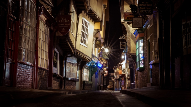 uk, yorkshire, long exposure, focus, pavement, alley, lighting equipment, york, shambles, united kingdom, shops, building, night, diminishing perspective