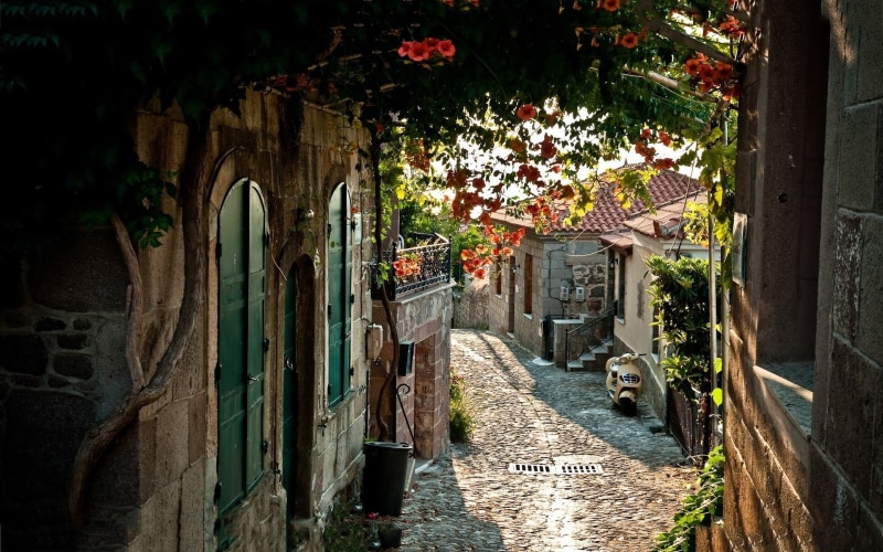the way forward, building, built structure, gray, road, wall - building feature, old, narrow, building exterior, residential district, architecture, wall