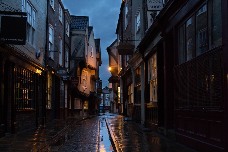 building, the way forward, dusk, illuminated, nature, long, city, old building, no people, residential district, sky, York, transportation, gutter, diminishing perspective