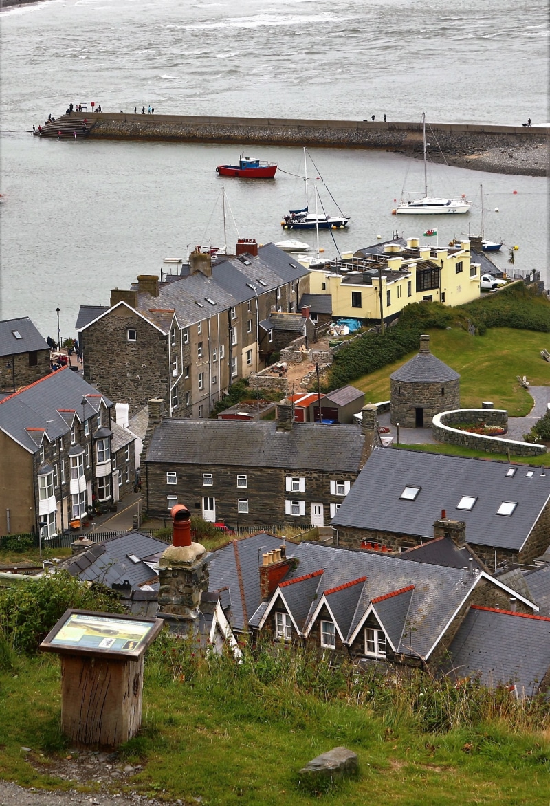 plant, outdoor, dolgellau, scene, mode of transportation, boats, wildlife, toll, france, rock, land, estuary, cliff, water, built structure, house, uk