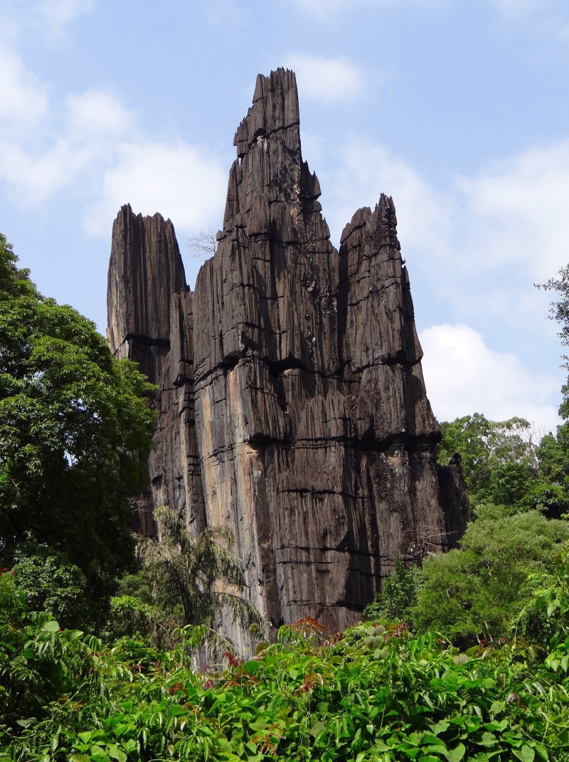 growth, erosion, tranquil scene, cliff, karst, sky, 1080P, tranquility, landscape, architecture, day, built structure, outdoors, low angle view, limestone
