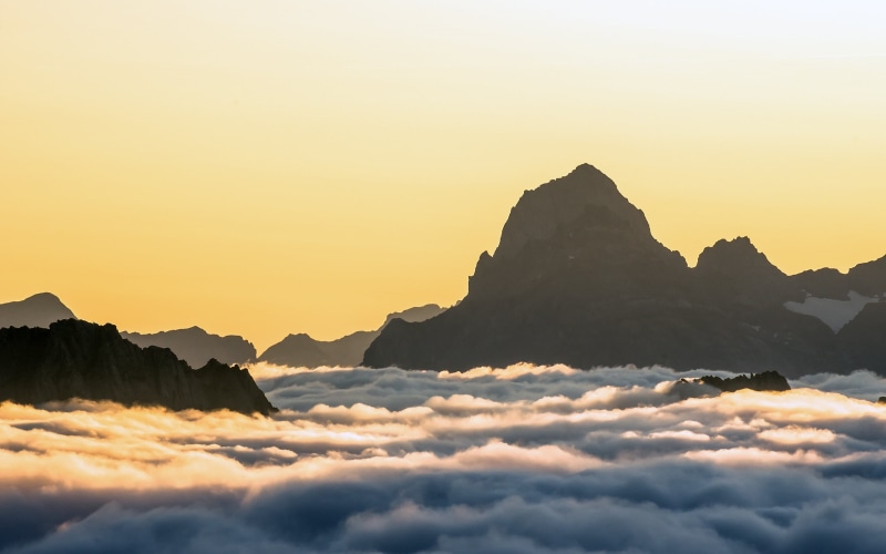 scenics, vacations, famous Place, idyllic, silhouette, 2K, forest, majestic, mountain Range, mountains, sunlight, sun, sea, adventure, asia, guilin, tranquil scene
