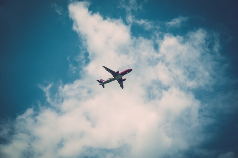commercial airplane, aircraft, airplane, view, sky, aeroplane, travel, worm, beauty in nature, bird, air vehicle, low angle view, spread wings, cloud - sky