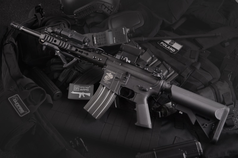 airsoft, danger, ammo, 5K, guns, bullet, offense, large group of objects, aggression, black and-white, Pistol, black, indoors, high angle view, violence