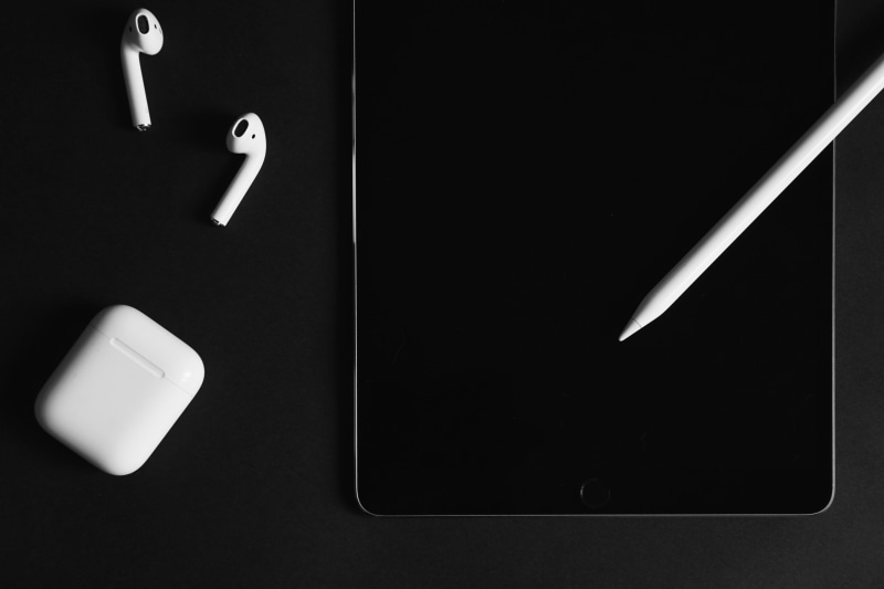 ipad pro, studio shot, number, keyhole, 5K, high angle view, communication, still life, table, ipad, black color, arts culture and entertainment, close-up
