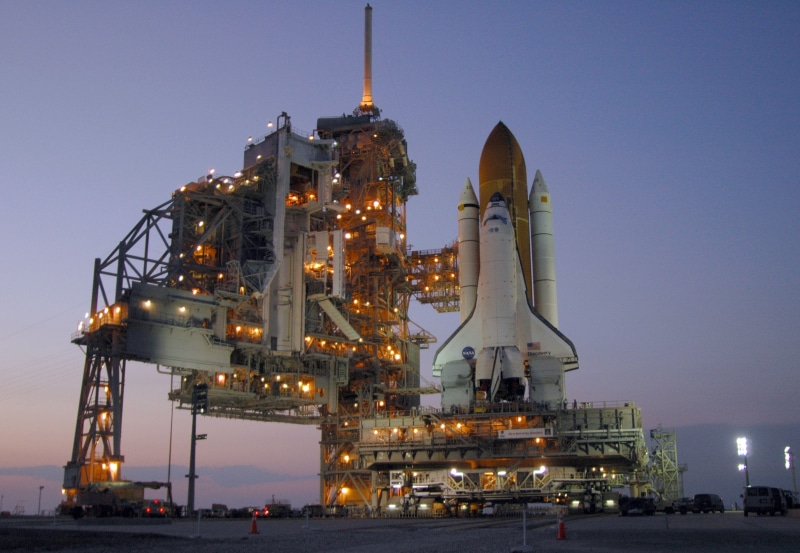 exploration, Space Shuttle Discovery, industrial equipment, tower, nature, shuttle, astronaut, 2K, pad, architecture, space, factory, vehicle, discovery