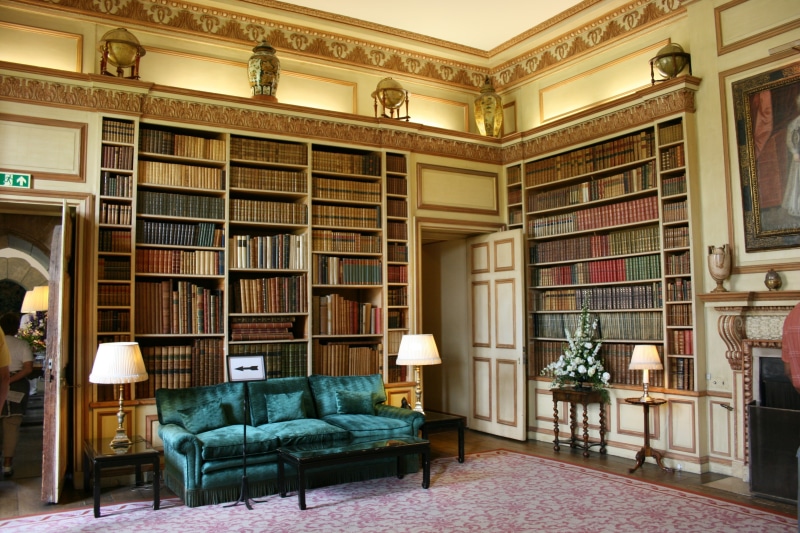 white, sofa, absence, lot, decor, cozy, furniture, seat, 4K, assorted, bookshelves, home interior, title, books, no people, bookshelf, home showcase interior