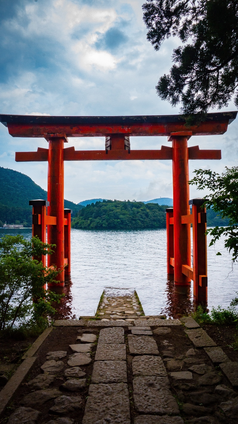 travel, water, outdoors, spirituality, place of worship, long, architectural column, sky, travel destinations, day, hakone-machi, no people, 5K, belief
