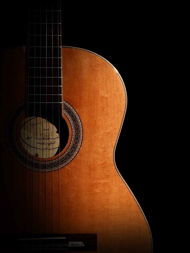 string instrument, musical equipment, studio shot, musical instrument string, instrument, still life, single object, guitar, strings, background, string